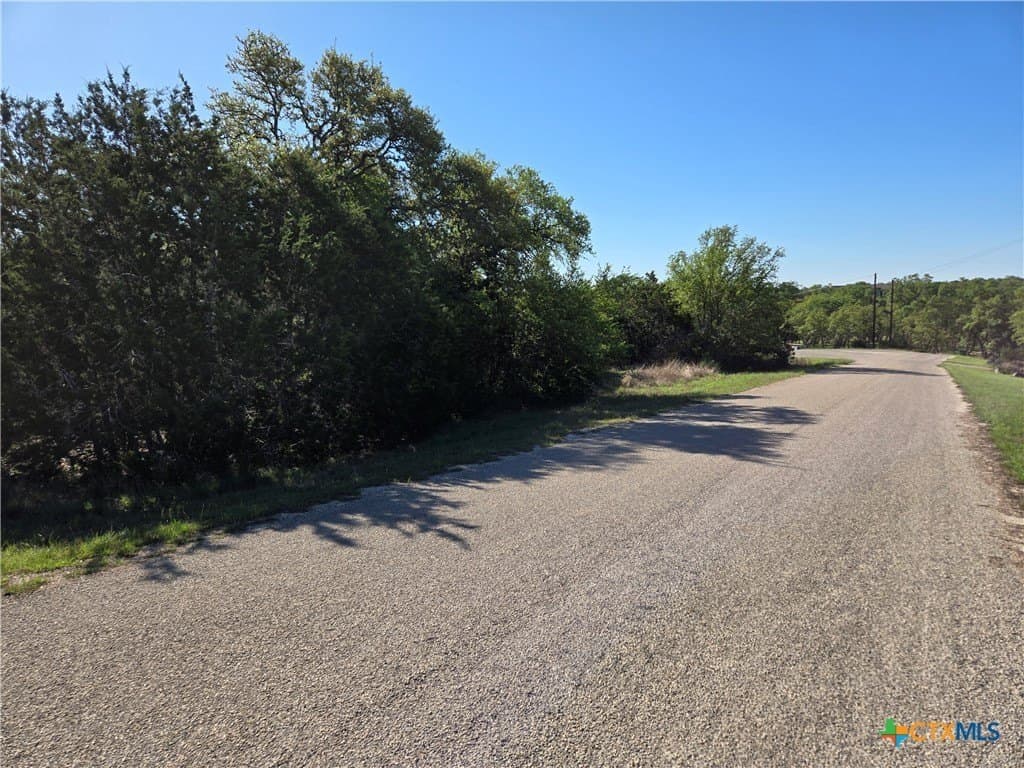 3.25 acres in Hays County gallery image 3