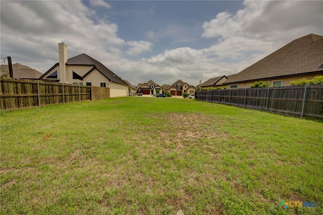 0.18 acres in Comal County - photo 13
