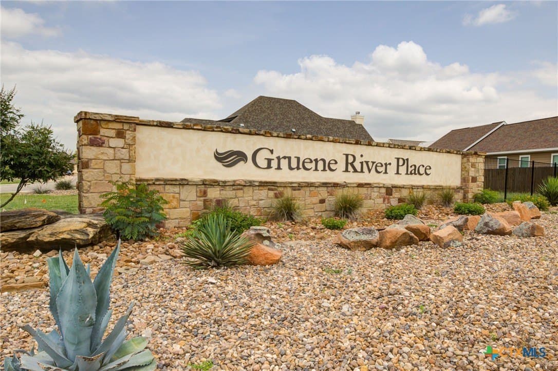 0.18 acres in Comal County - photo 11