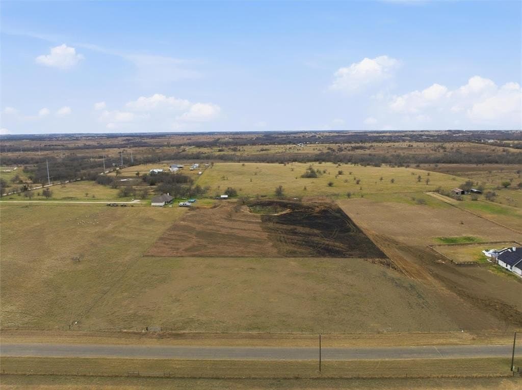 5.88 acres in McLennan County gallery image 4