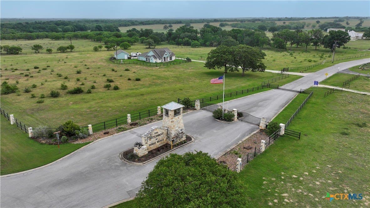 8.21 acres in Gonzales County gallery image 2