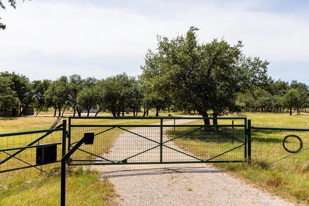 20.01 acres in Gillespie County - photo 39