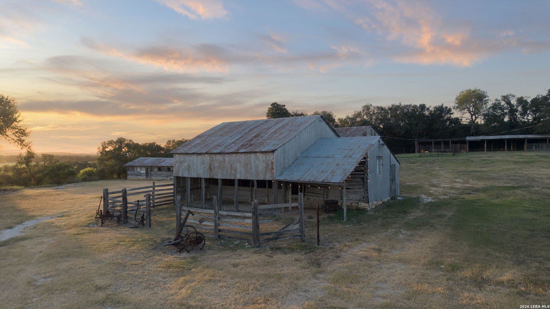 21.53 acres in Comal County - photo 3
