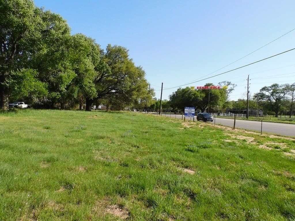 5.84 acres in Austin County - photo 4