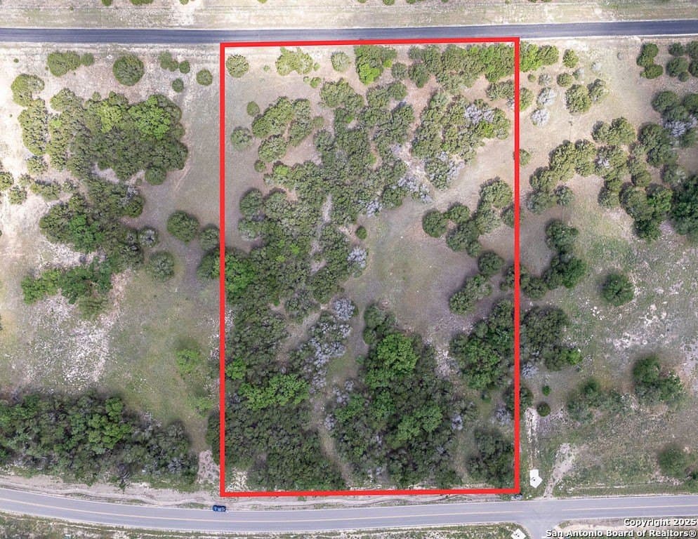 5.49 acres in Kendall County