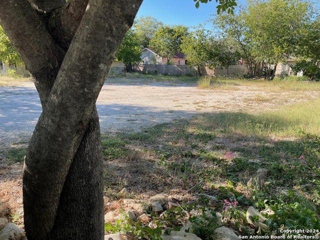0.1 acres in Bexar County gallery image 4