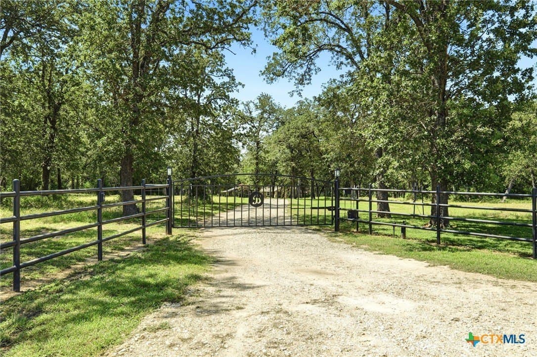 11.03 acres in Milam County