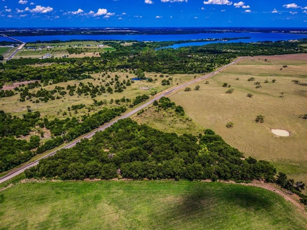 2.93 acres in Ellis County featured view