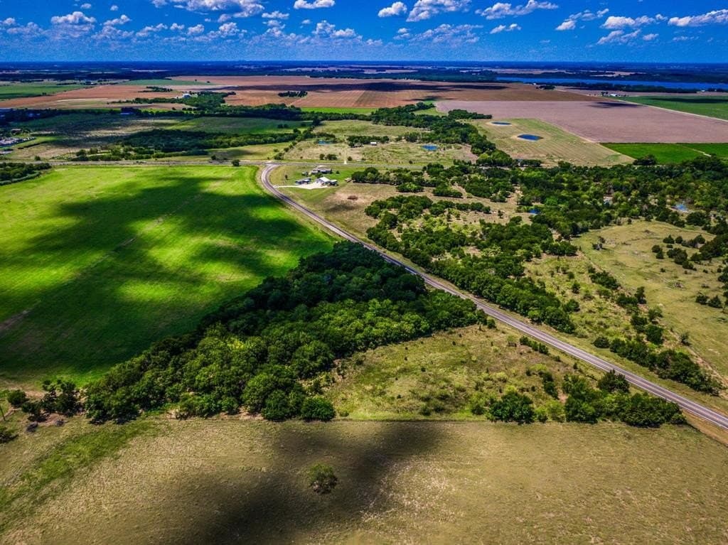 2.93 acres in Ellis County gallery image 4