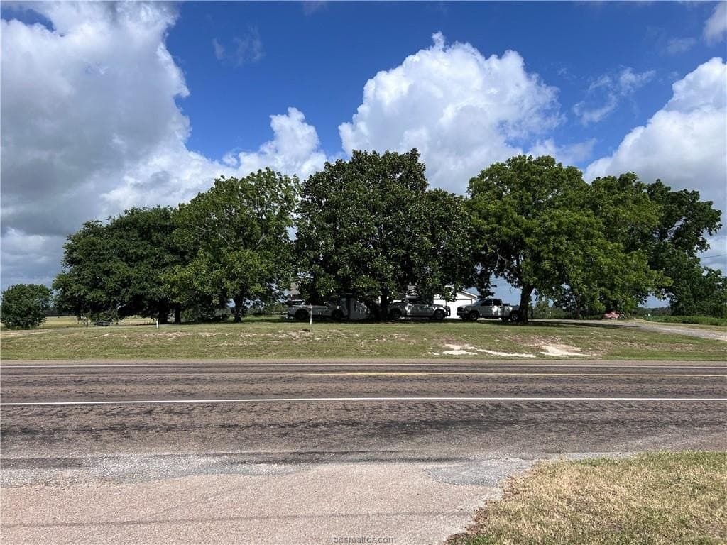 20 acres in Grimes County - photo 8
