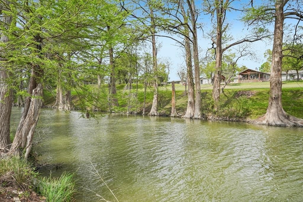 3.67 acres in Kerr County