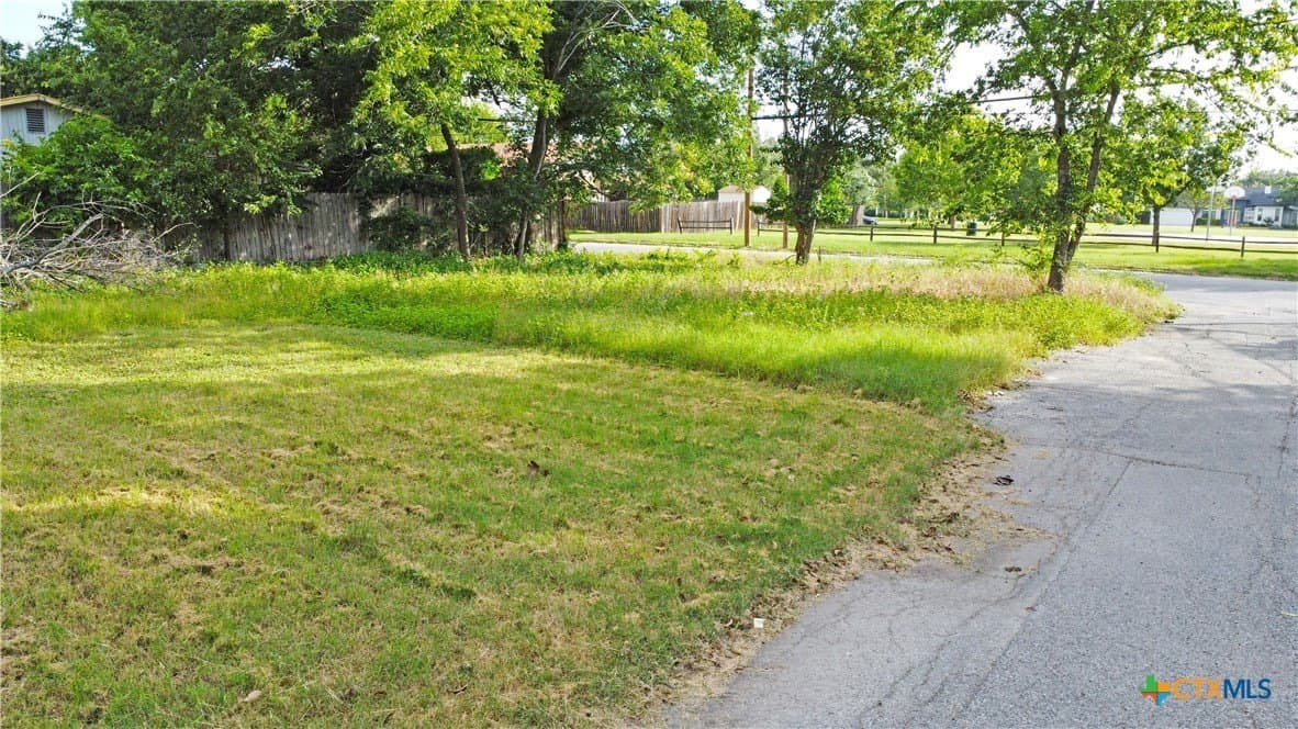 0.16 acres in Comal County - photo 6