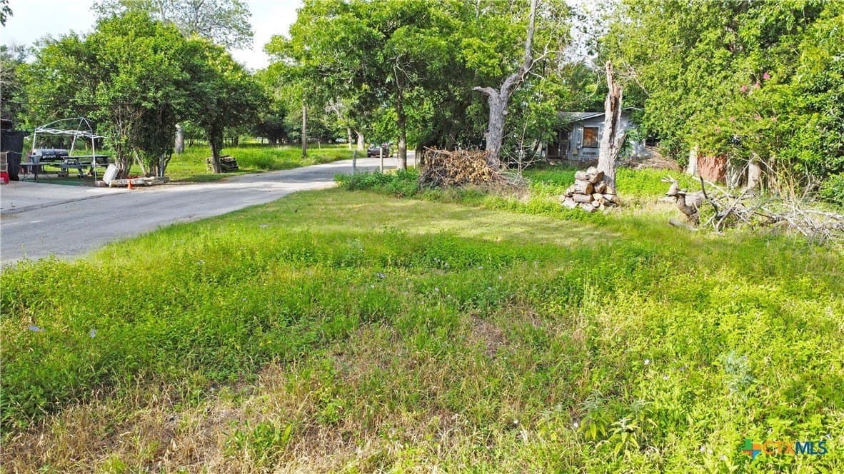 0.16 acres in Comal County - photo 5
