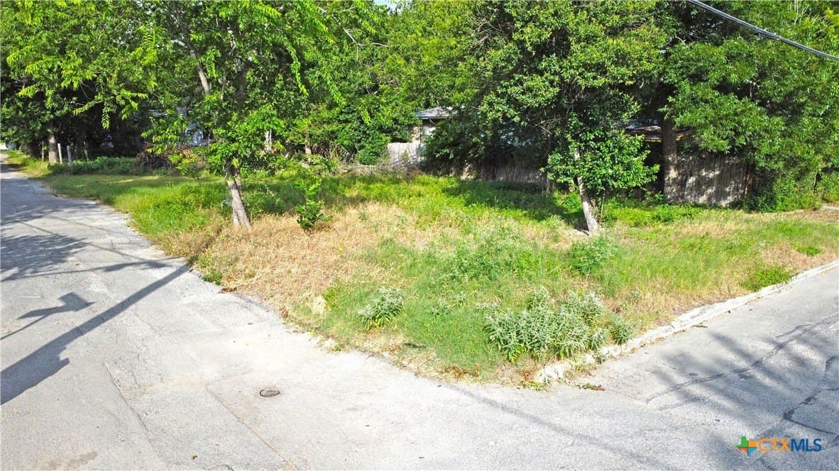 0.16 acres in Comal County - photo 4