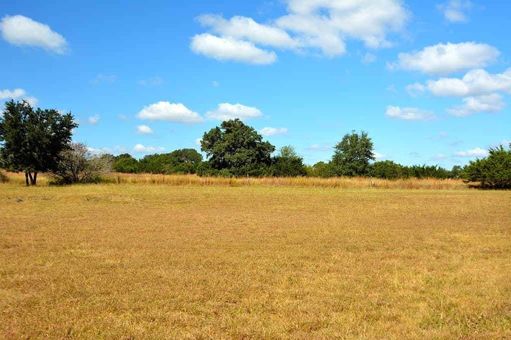 1.5 acres in Kerr County gallery image 4