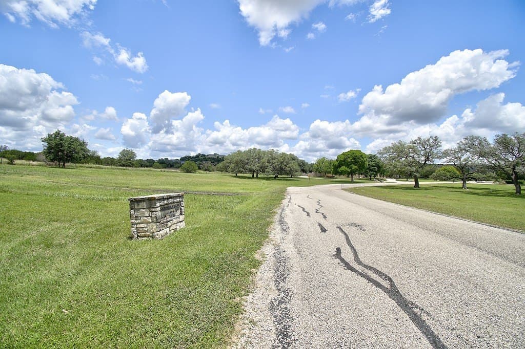 1.5 acres in Kerr County - photo 17