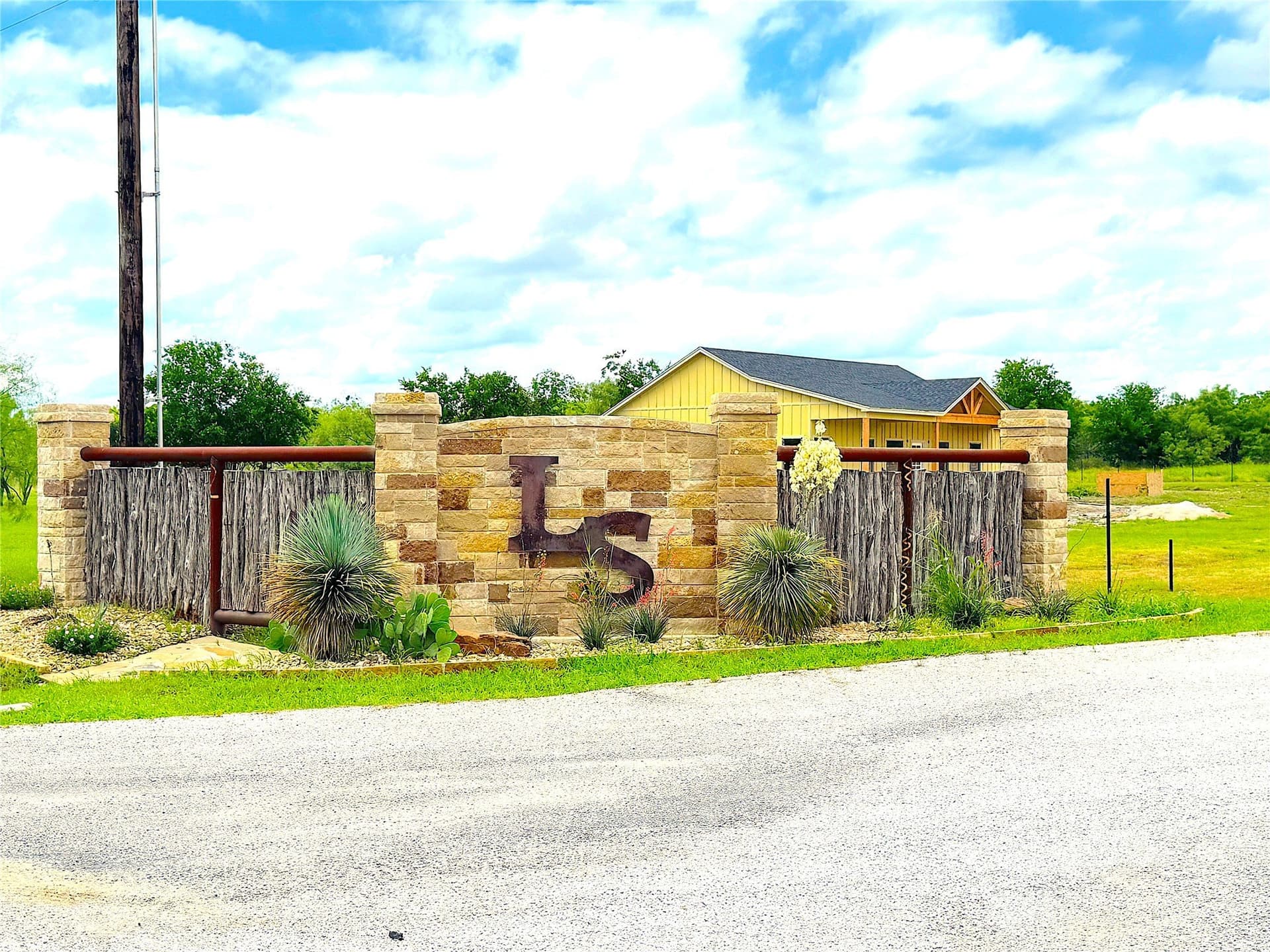 5 acres in Parker County