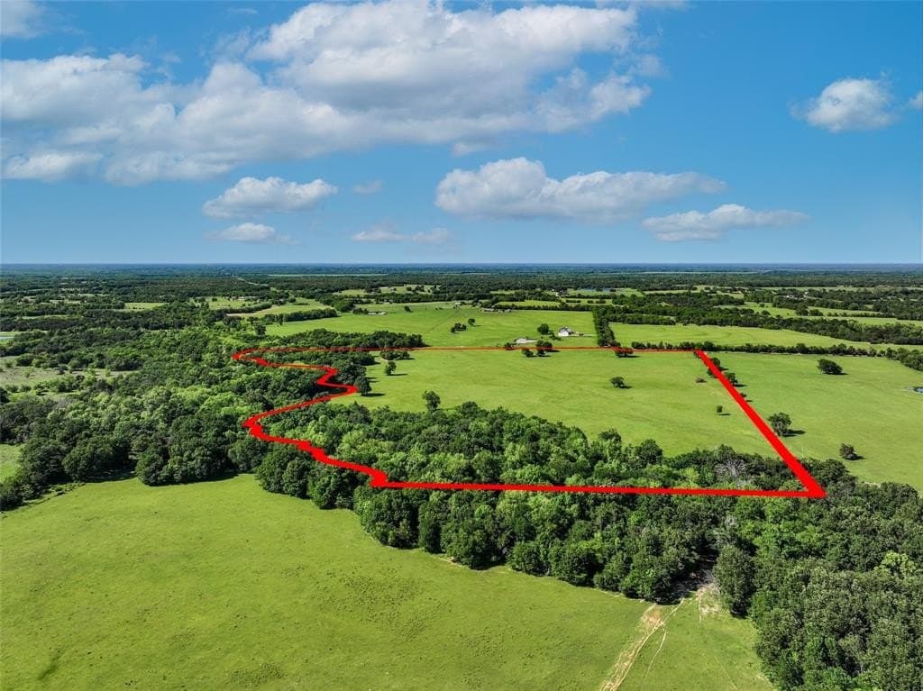 56.73 acres in Hopkins County