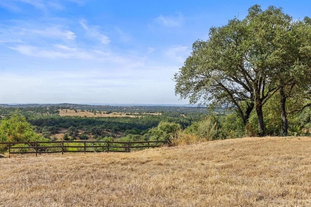 21 acres in Travis County - photo 6