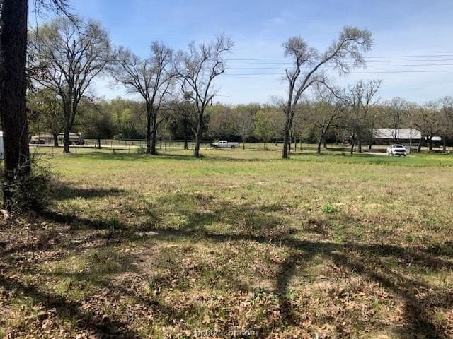 5.58 acres in Robertson County gallery image 2