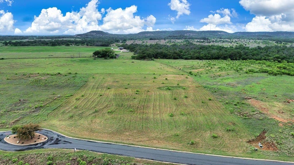 3.26 acres in Gillespie County - photo 7