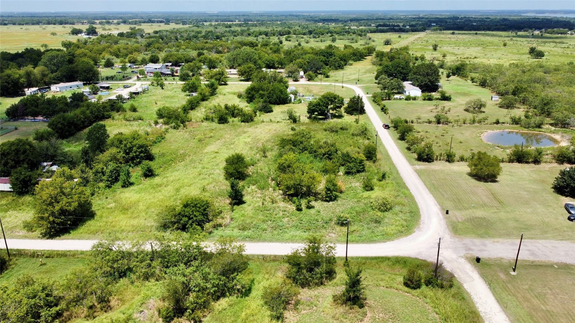 1.87 acres in Navarro County gallery image 4