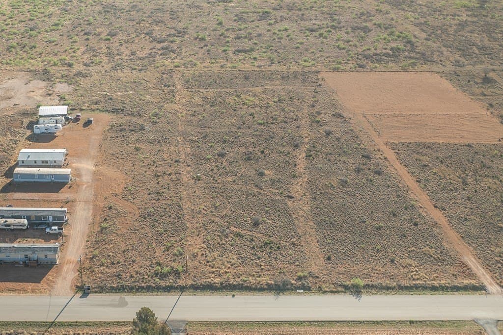 4 acres in Midland County gallery image 4