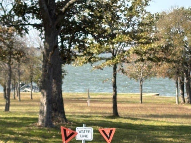 1.01 acres in Navarro County - photo 9