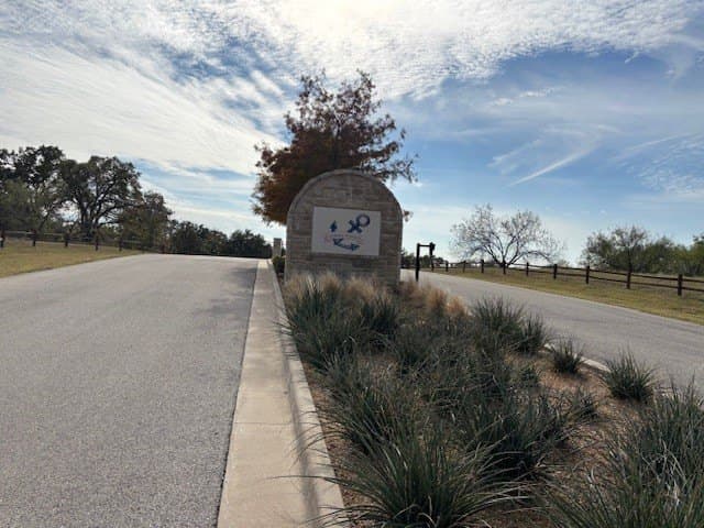 1.01 acres in Navarro County - photo 4