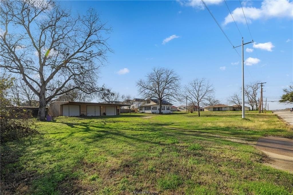 0.72 acres in Burleson County - photo 7