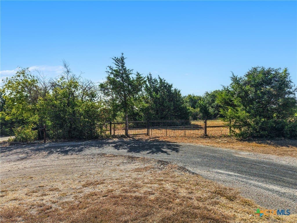 36.72 acres in McLennan County - photo 4
