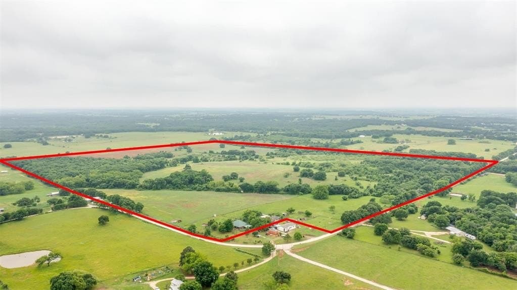 105.66 acres in Hill County