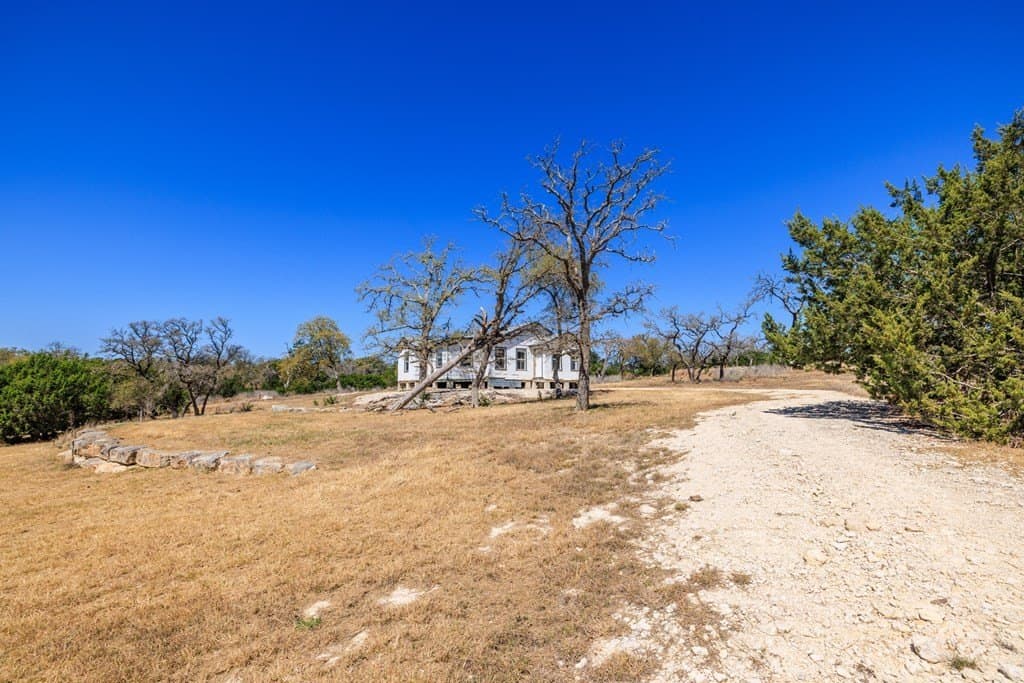 5.01 acres in Gillespie County - photo 16