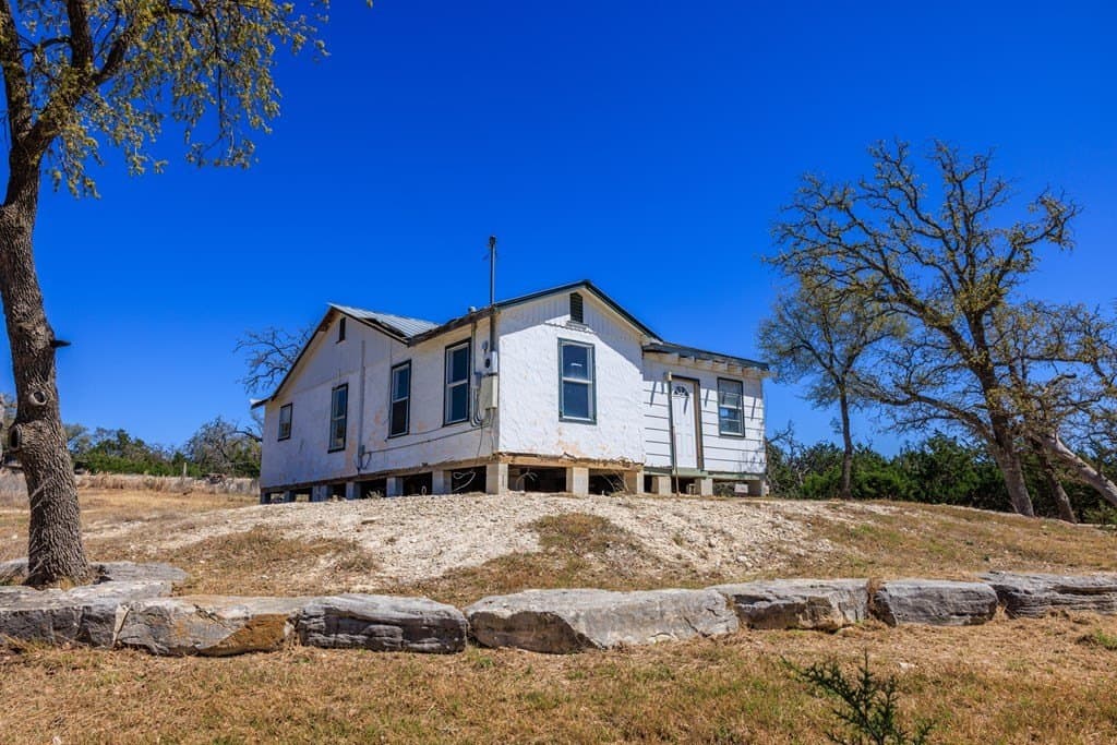 5.01 acres in Gillespie County - photo 14