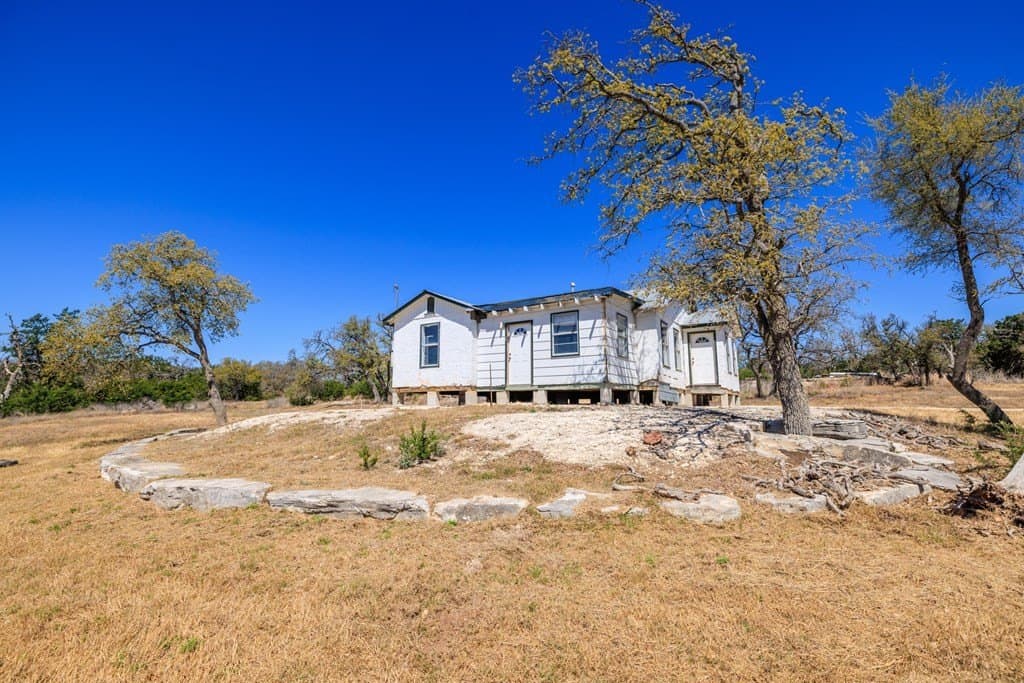 5.01 acres in Gillespie County - photo 15