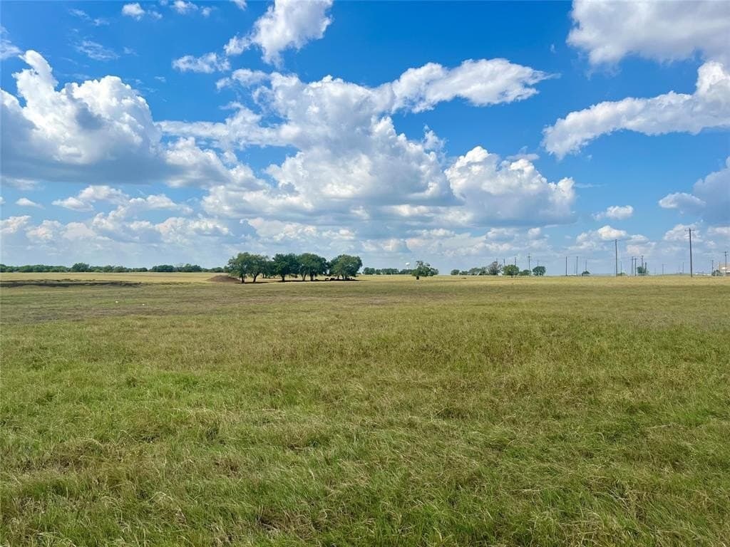15 acres in Ellis County