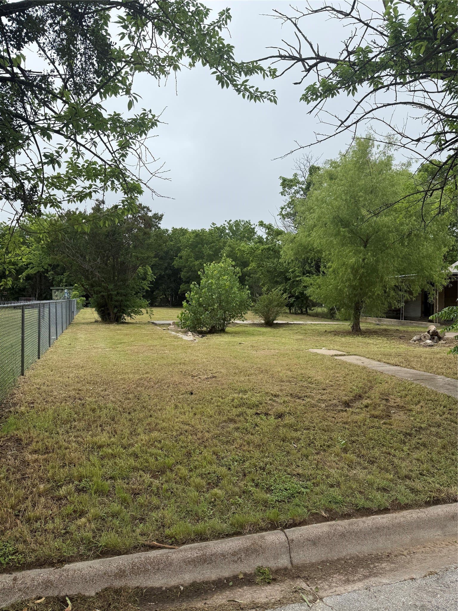 0.81 acres in Montague County