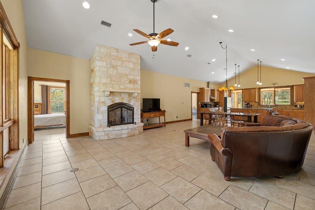 10.1 acres in Gillespie County gallery image 3