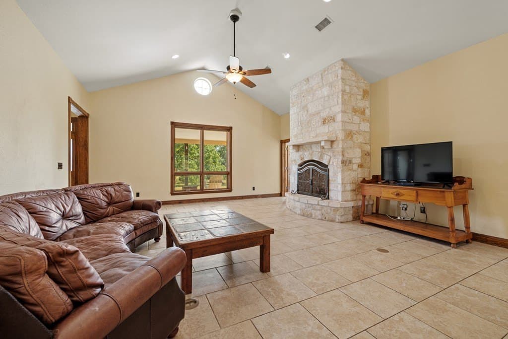 10.1 acres in Gillespie County gallery image 4