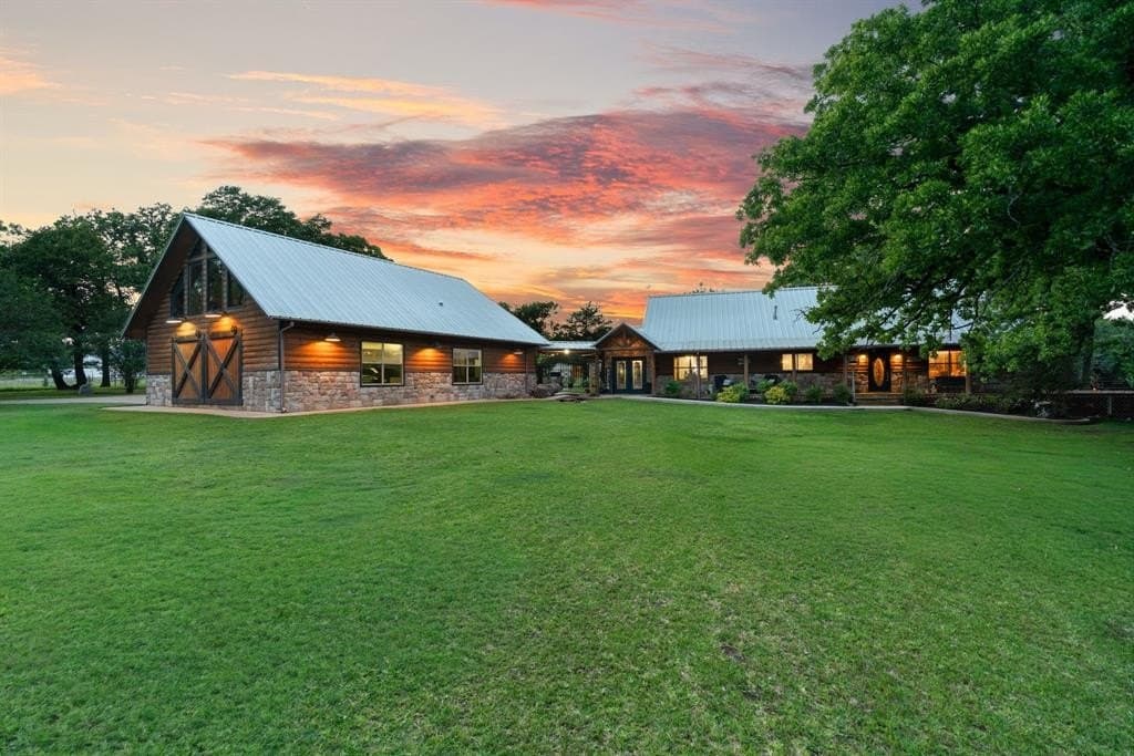 28 acres in Johnson County