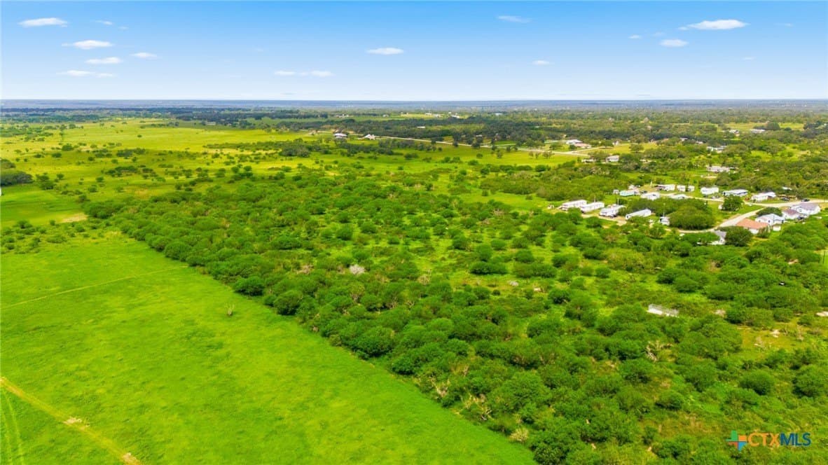 19 acres in Victoria County gallery image 3
