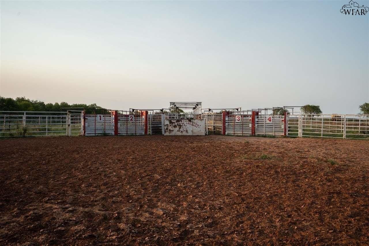 390.08 acres in Wichita County - photo 4