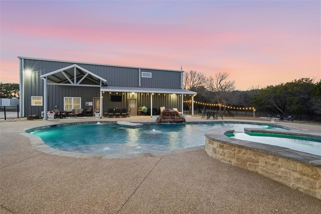 11.1 acres in McLennan County gallery image 4