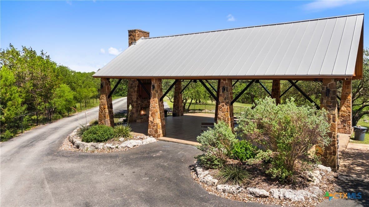 1.9 acres in Comal County - photo 23