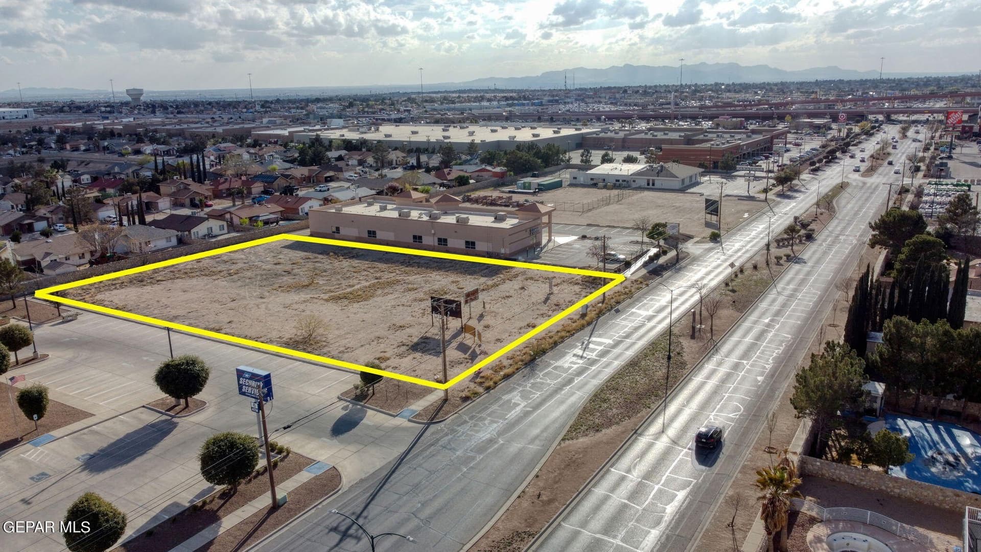 1.1 acres in El Paso County gallery image 4