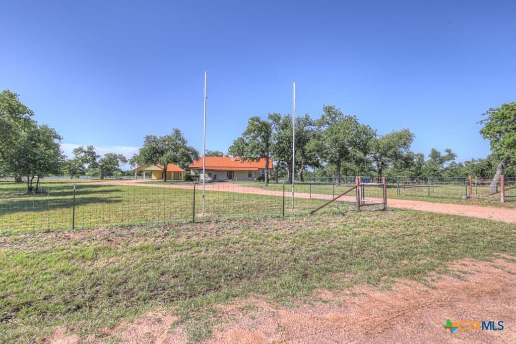19.34 acres in Gillespie County gallery image 3