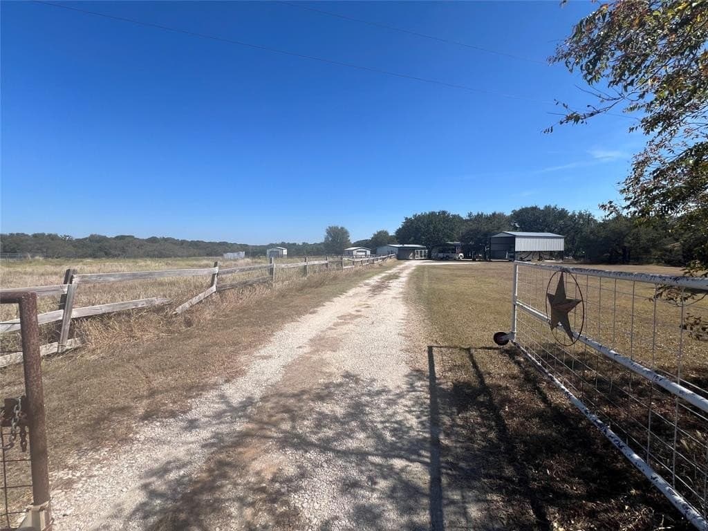 10.99 acres in Hood County