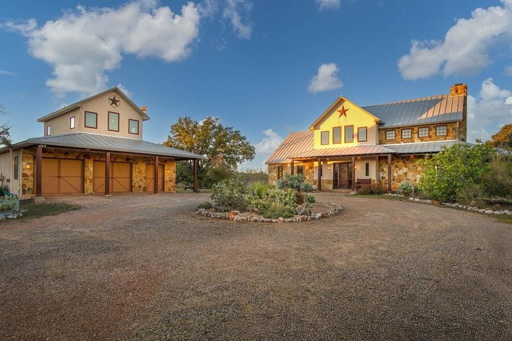 25 acres in Blanco County gallery image 4