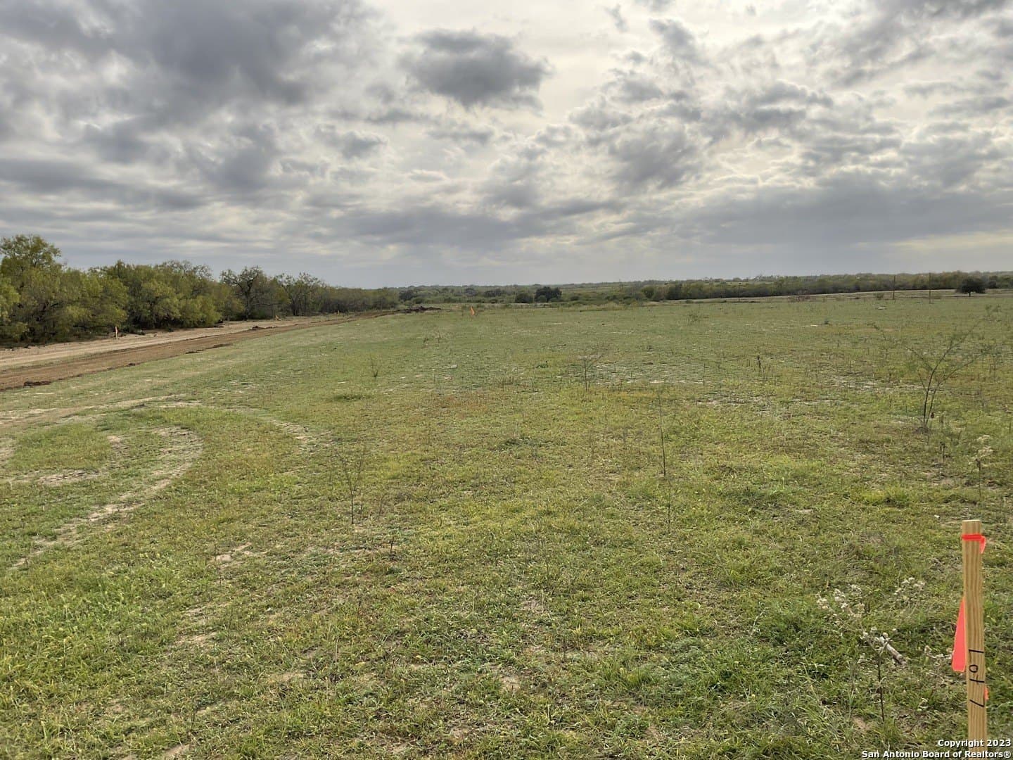 1.37 acres in Atascosa County