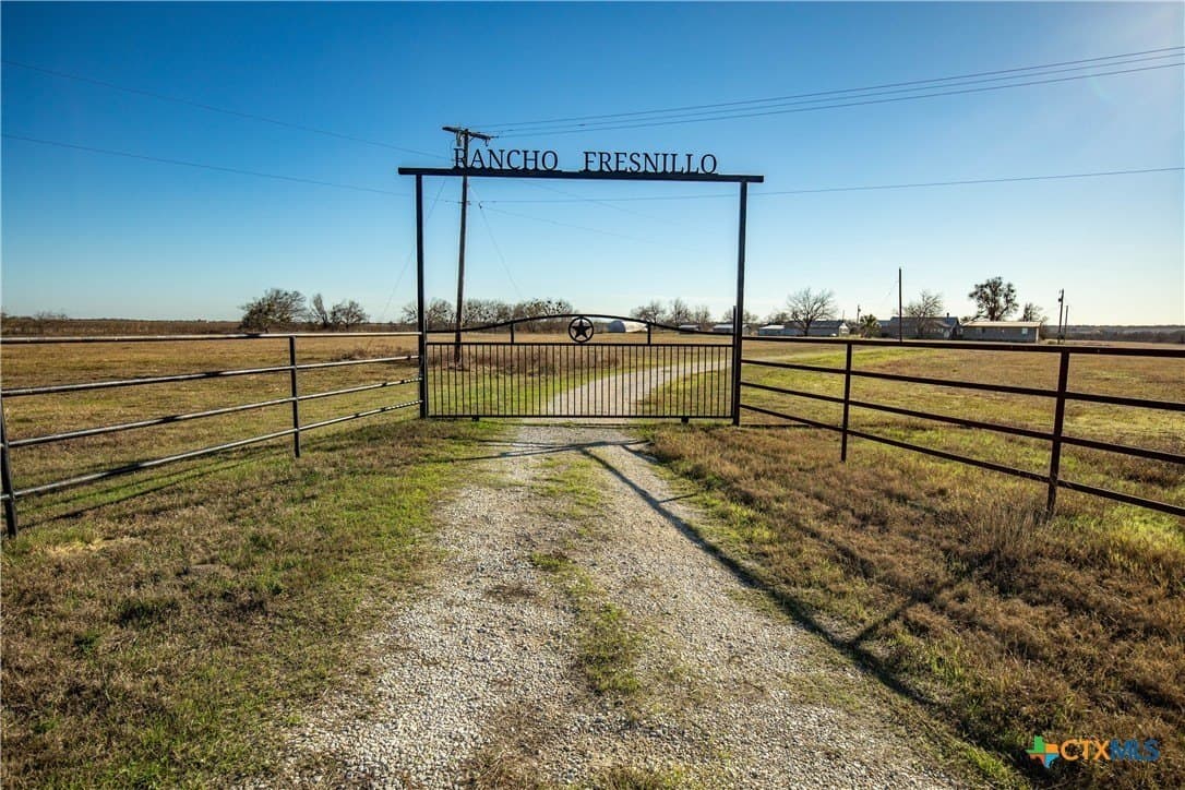 75 acres in Travis County gallery image 4